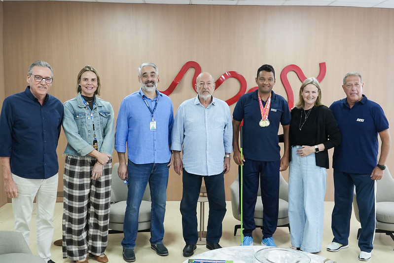 Lyra recebe nadador William Costa e celebra conquistas do SESI no esporte paralímpico